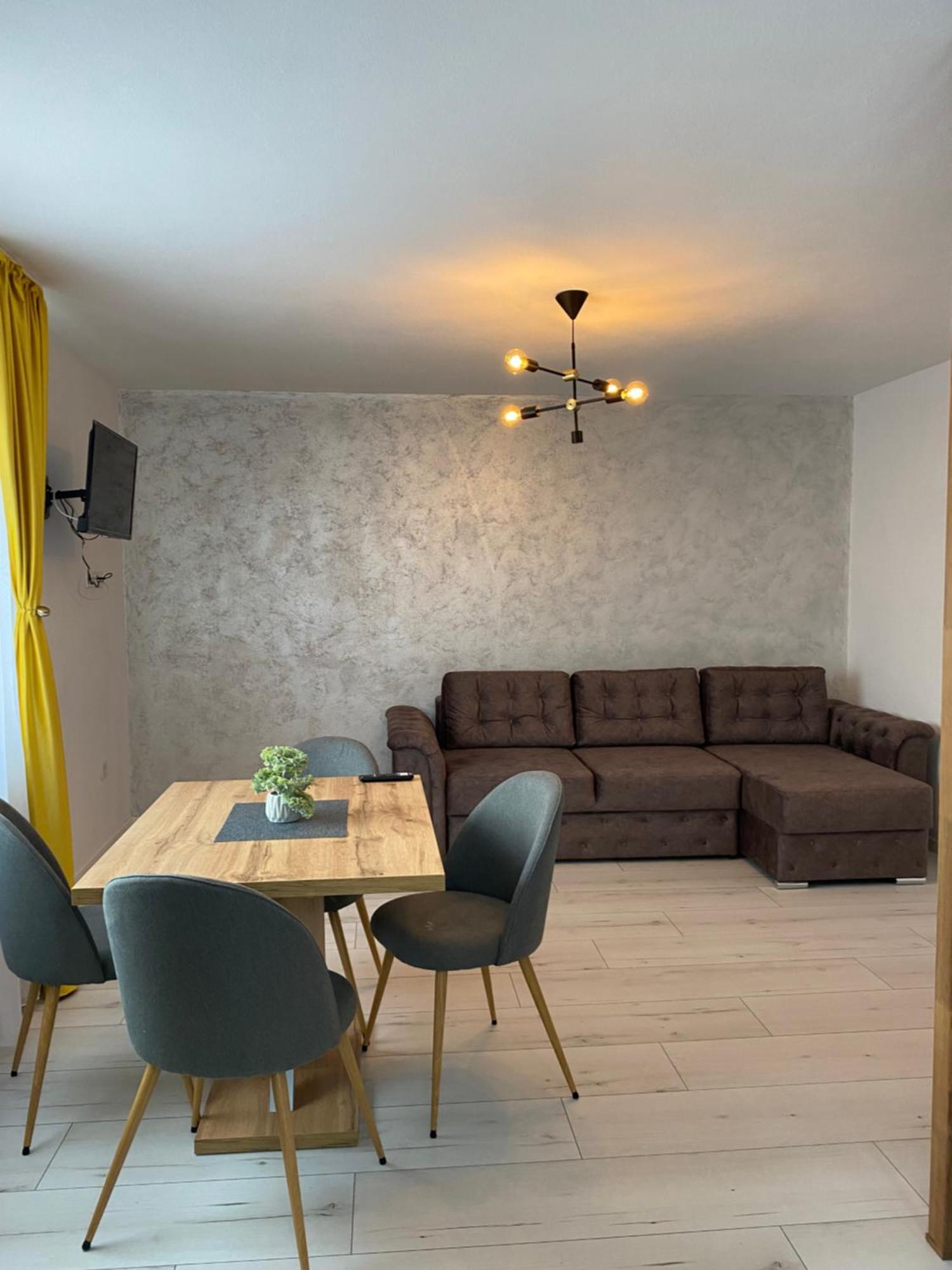 Wonderland Apartment Bistriţa Exteriér fotografie